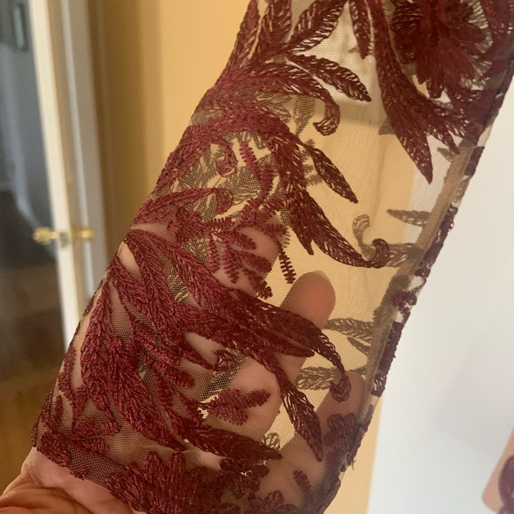 NWT Sexy Mehndi Lace Romper with sheer sleeves Size Small Holiday glam SALE - Picture 8 of 8